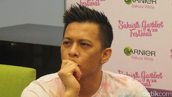 Gaya Anyar Rambut Ariel NOAH