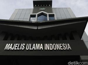 Kritik Pernyataan Macron, MUI Minta Menlu Panggil Dubes Prancis Kritik Pernyataan Macron, MUI Minta Menlu Panggil Dubes Prancis