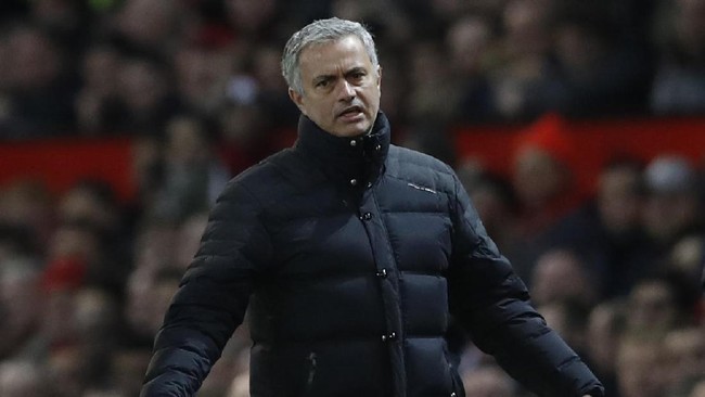 Rapor (Merah) Kedisiplinan Mourinho di Chelsea, Inter, Madrid, dan MU