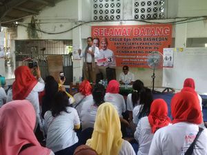 Agus Janjikan Rp 1 M Tiap RW, Anies: Itu Bukan Cara Majukan Jakarta