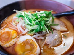 Siang Ini Enaknya Makan Ikan Tude Bakar dan Ramen Kuah Kental di Kawasan Pondok Indah