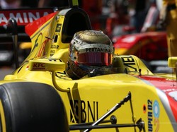 Desain Helm Sean Terbaik di GP2 Musim Ini