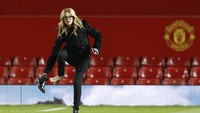 Bulan November lalu Roberts hadir langsung di Old Trafford untuk nonton laga MU lawan West Ham. (Foto:  Reuters / Andrew Yates)