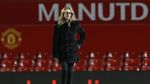 Aksi Julia Roberts di Rumput Old Trafford