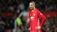 Zlatan Ibrahimovic (penyerang). Musim lalu bermain untuk Manchester United. Mengalami cedera lutut dari 21 April 2017 dan belum pulih sampai sekarang. (Foto: Getty Images Sport/Alex Livesey)