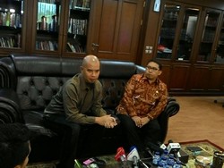 Dipolisikan Terkait Orasinya, Ahmad Dhani Curhat ke Fadli Zon