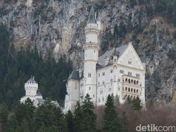 Berkunjung ke Istana Sleeping Beauty di Jerman