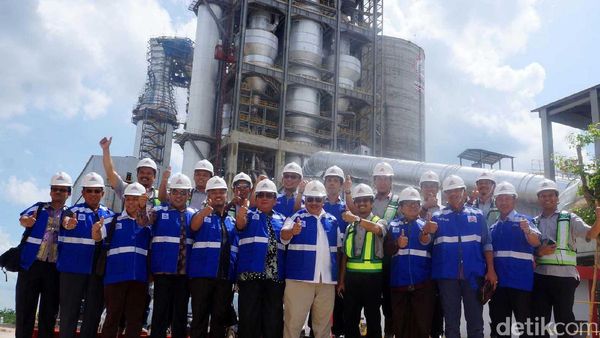 Komisi VI Kunjungi Pabrik Semen di Rembang