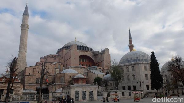 Meski Sedang Direnovasi, Hagia Sophia Tetap Asyik Dikunjungi