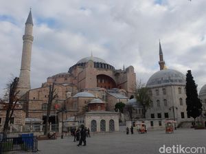Meski Sedang Direnovasi, Hagia Sophia Tetap Asyik Dikunjungi