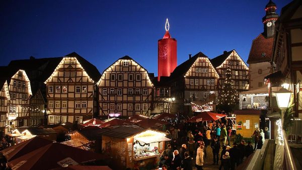Begini Penampakan Lilin Raksasa di Pasar Natal Jerman