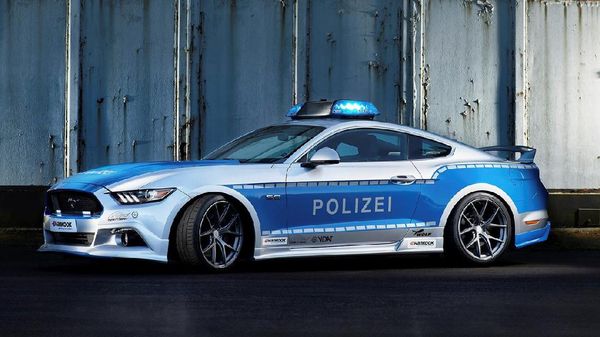 Ford Mustang V8 GT Kustom untuk Polisi Jerman
