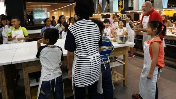 Intip Keseruan Anak-anak Belajar Bikin Pasta Bersama Chef dari Italia
