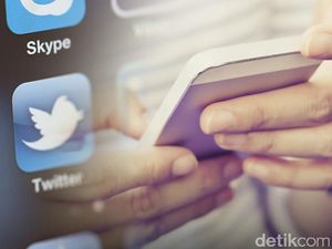 Riset Indef: Warganet Tanggapi Negatif Kebijakan Pemerintah soal COVID-19 Riset Indef: Warganet Tanggapi Negatif Kebijakan Pemerintah soal COVID-19