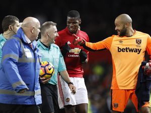 Dulu Heaton, Kini Randolph yang Bikin MU Frustrasi