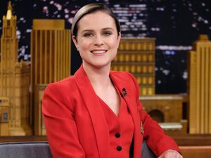 Evan Rachel Wood Mengaku 2 Kali Jadi Korban Pelecehan Seksual
