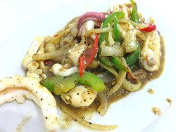 Lewat Pecenongan Malam Ini? Yuk, Jajan Seafood Lada Hitam, Bubur Ayam dan Es Teler