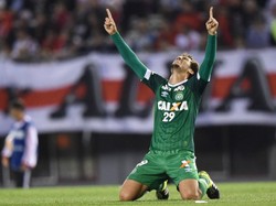 Bek Tengah Chapecoense Ditemukan Selamat dalam Kecelakaan Pesawat