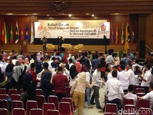 Usai Beri Kuliah Umum, Sri Mulyani Ikut Mannequin Challenge