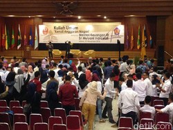 Usai Beri Kuliah Umum, Sri Mulyani Ikut Mannequin Challenge