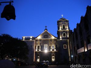 Melihat Gereja Tua San Agustin di Manila