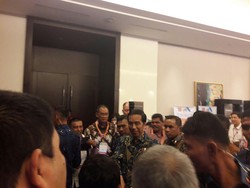 Jokowi ke Pengusaha Properti: Bangun Rumah MBR Bukan yang Lain