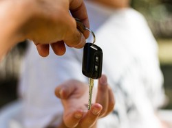 Wow! Para Bidan Ini Tawarkan Pelatihan Melahirkan di Mobil