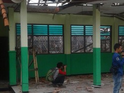 Atap SMP 4 Bekasi Roboh, Kagetkan Siswa yang Sedang Belajar