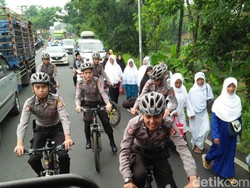 Penampakan Massa GNPF yang Berjalan Kaki dari Ciamis ke Jakarta