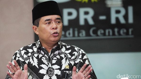 Sakit, Akom Tak Hadiri Rapat Pergantian Ketua DPR