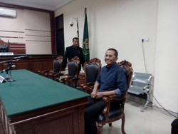 Dahlan Iskan Tak Didampingi Kuasa Hukum, Sidang Perdana Kasus PT PWU Ditunda