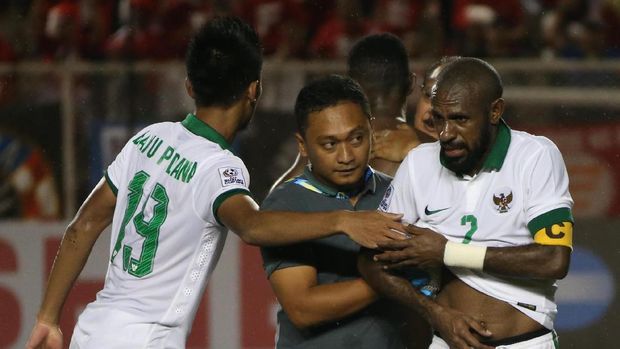 Sakit, Boaz Salossa Absen Latihan di Pakansari Sore Ini