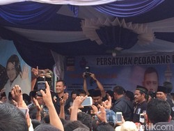 Warga Kerumuni Kampanye Agus Yudhoyono di Cakung, Panitia Takut Panggung Roboh