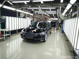 Pabrik Gaya Motor Sunter Bisa Rakit 6 BMW Seri 7 Sehari