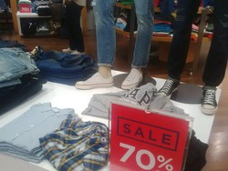 GAP Diskon Hingga 70%, Atasan Mulai dari Rp 71 Ribuan