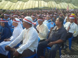 Peserta Apel Nusantara Bersatu di Medan Kompak Pakai Ikat Kepala Merah Putih