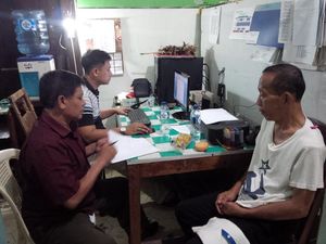 Kaos Palu Arit asal Singapura Disita Polisi, Tri Muryanto Dikenakan Wajib Lapor