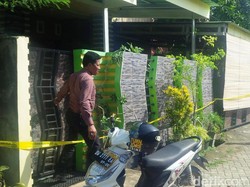 Kepergok Selingkuhi Istri Polisi, Rumah Guru Madrasah di Bone Dibakar Massa