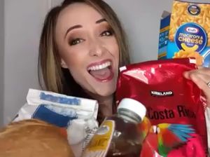 Unik, Wanita Ini Pakai Makeup dari Cokelat Snickers untuk Contouring Wajah