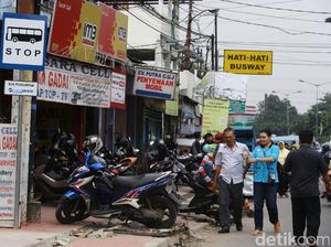 Curhat Plt Gubernur DKI: Bangun Trotoar tapi Dipakai PKL dan Parkir Liar Curhat Plt Gubernur DKI: Bangun Trotoar tapi Dipakai PKL dan Parkir Liar