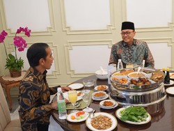 Ketum PAN Zulkifli Hasan Makan Siang dengan Presiden Jokowi di Istana