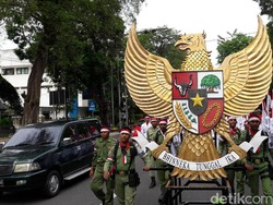 Ribuan Warga Solo Kirab Nusantara Bersatu