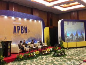 Boediono: Hati-hati, APBN Suka Jadi Sasaran Tarik-Menarik Politik Boediono: Hati-hati, APBN Suka Jadi Sasaran Tarik-Menarik Politik