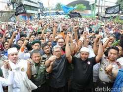 Dari Bandung, Massa Longmarch Ciamis Pertimbangkan Naik Bus ke Jakarta
