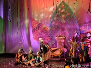 Kisah Dawala dan Hilangnya Jimat Kalimasada di Panggung FTJ 2016 Kisah Dawala dan Hilangnya Jimat Kalimasada di Panggung FTJ 2016