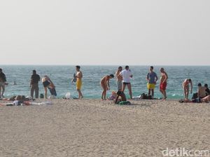 Arab Saudi Ikuti Dubai: Turis Boleh Berbikini di Pantai