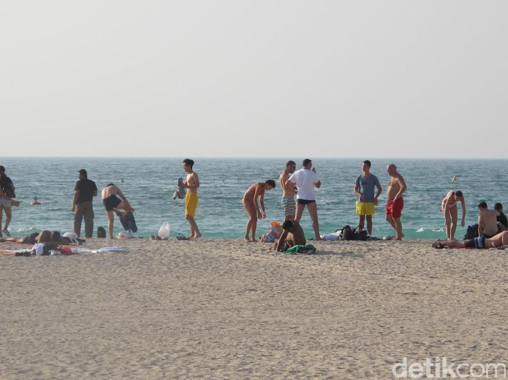 Arab Saudi Ikuti Dubai: Turis Boleh Berbikini di Pantai Arab Saudi Ikuti Dubai: Turis Boleh Berbikini di Pantai