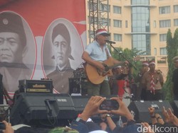 Iwan Fals Ciptakan Syair Indonesia Seksi saat Apel Nusantara di Semarang