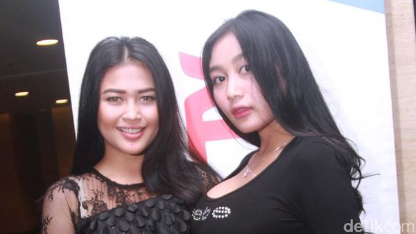 Hitam Ketat Duo Serigala