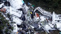 Pesawat jenis Aerospace 146 atau BAe 146 yang mengangkut 81 orang, 72 penumpang dan sembilan kru penerbangan, terjatuh dalam perjalanan menuju Kolombia, Selasa (29/11/2016). Tim dari klub Chapecoense termasuk di antara penumpang pesawat tersebut. (Foto: REUTERS/Fredy Builes)